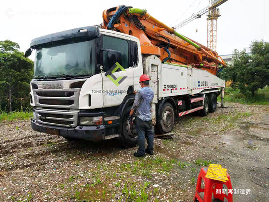 8×4 a employé des châssis de Scania de camion de pompe concrète a utilisé la pompe concrète de boom