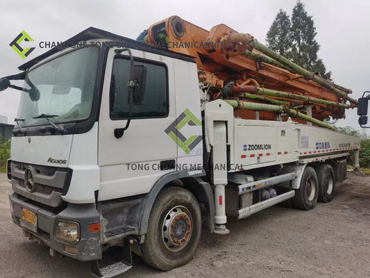 En 2012, Zoomlion 47 M camion de pompe à béton avec un grand déplacement et 5 mâts
