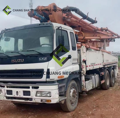 En 2013 Zoomlion ISUZU châssis 40 M pompe à béton 5 cylindres et 5 mâts
